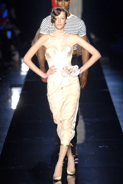 Look 7